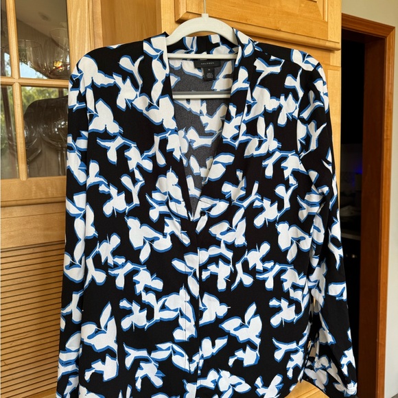New with Tags! Halogen Blue and White Patterned Blouse - Picture 1 of 5